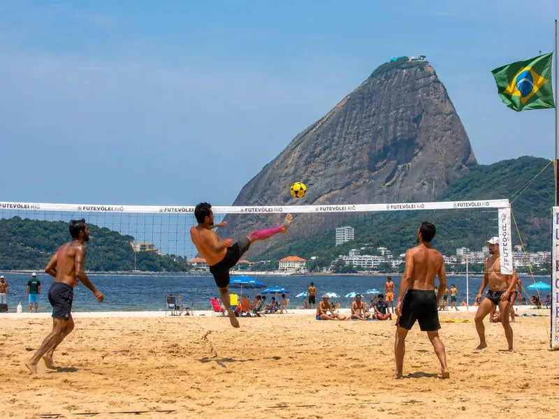 História do Futevôlei: Como Surgiu o Esporte Brasileiro que Conquistou o Mundo