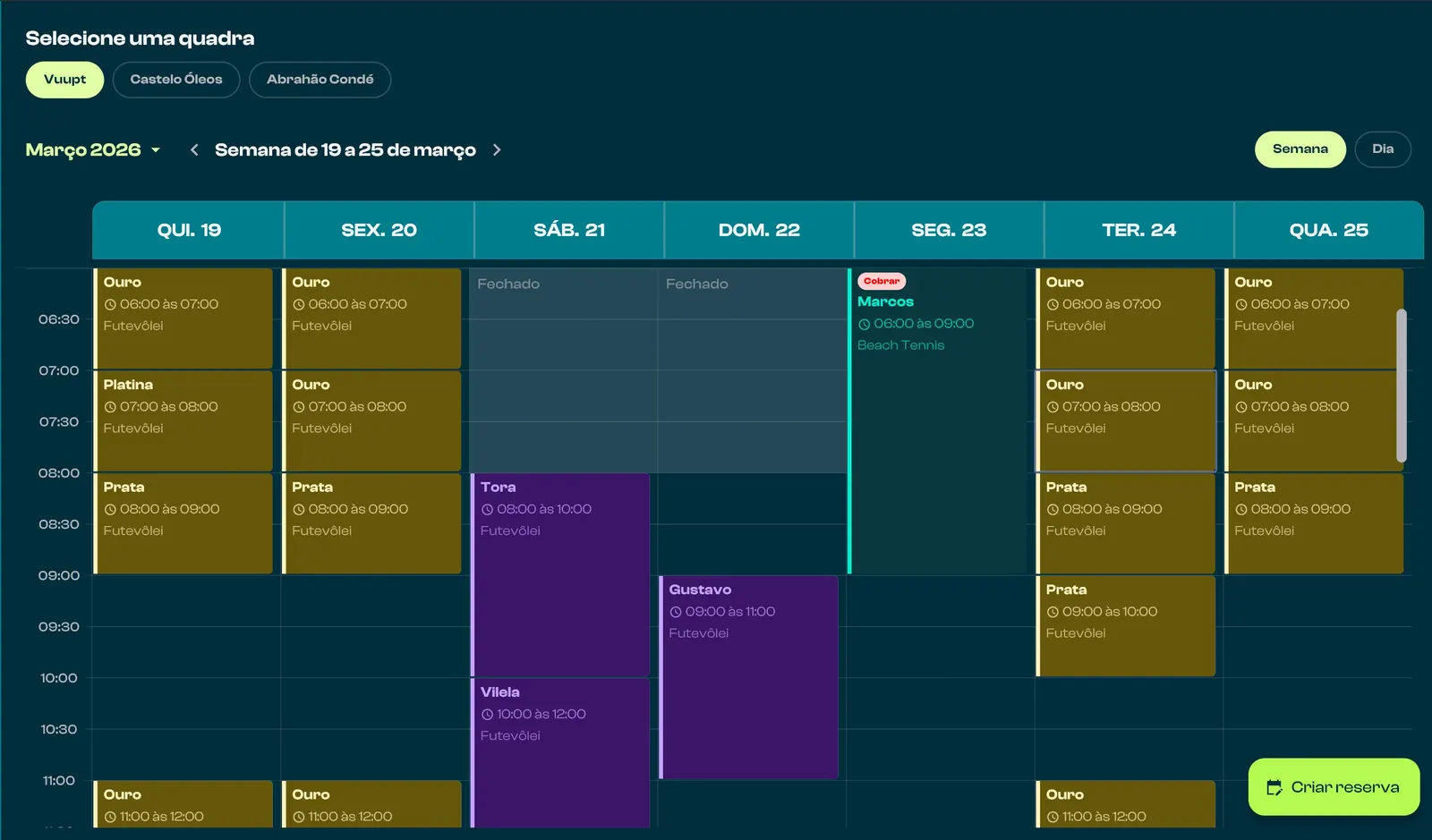 Agenda do Minha Quadra mostrando horários livres e ocupados de cada quadra